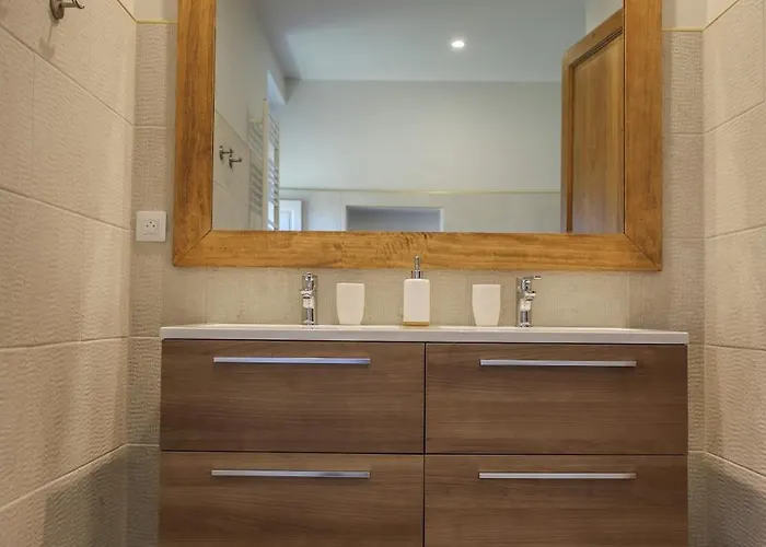 Hébergement de vacances Chateau De Cambayrac, Résidence Exceptionnelle Pour 12 Personnes Castanet (Tarn-et-Garonne)